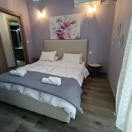 Apartment Highlighted Hosting Athens